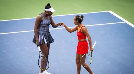 Venus Williams and Leylah Fernandez
